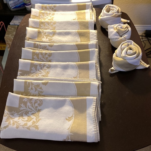 Antique/Vintage House Warming Gift of 12 Polyester Napkins Gold & Light Tan - Picture 3 of 9